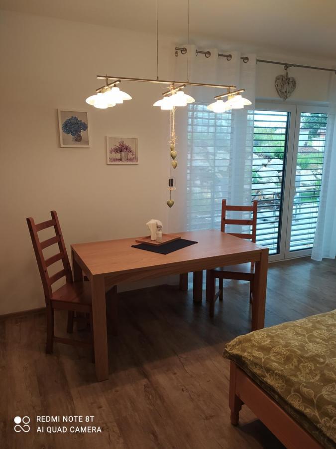 Apartman Eliska Vinohradni 200 Lägenhet Šimonovice Exteriör bild