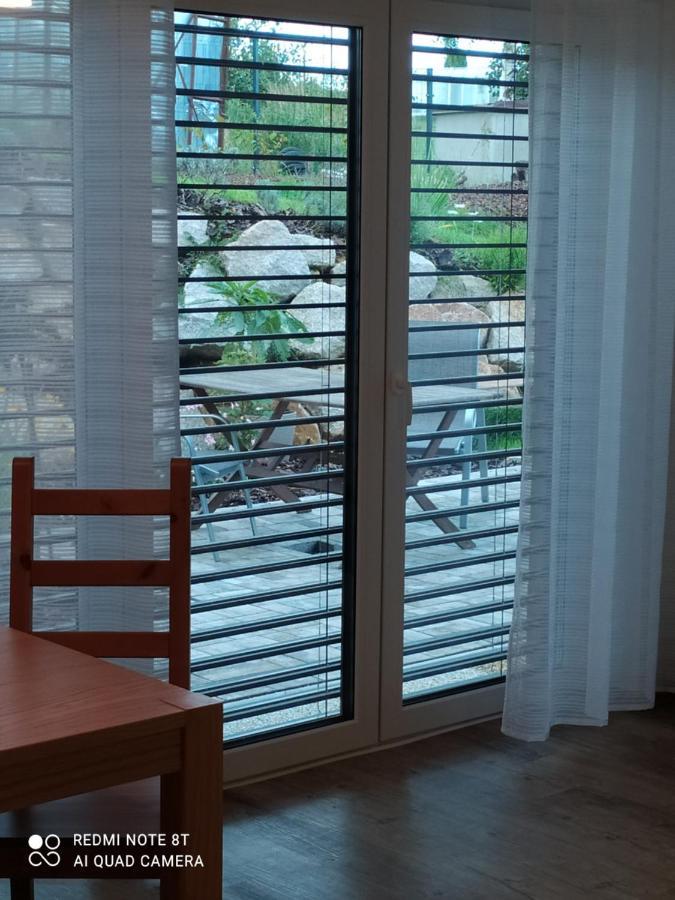Apartman Eliska Vinohradni 200 Lägenhet Šimonovice Exteriör bild